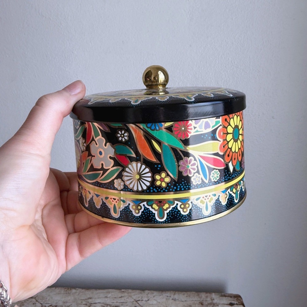 Vintage Daher England Floral Metal Tin Round Decorative Storage Box Gold Knob‎